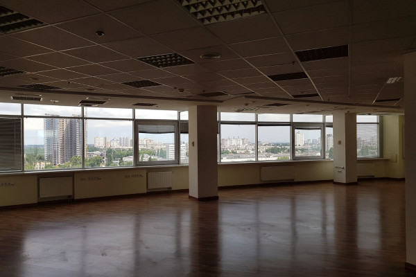 Продажа офисных помещений в Киеве возле ст.м. Левобережная